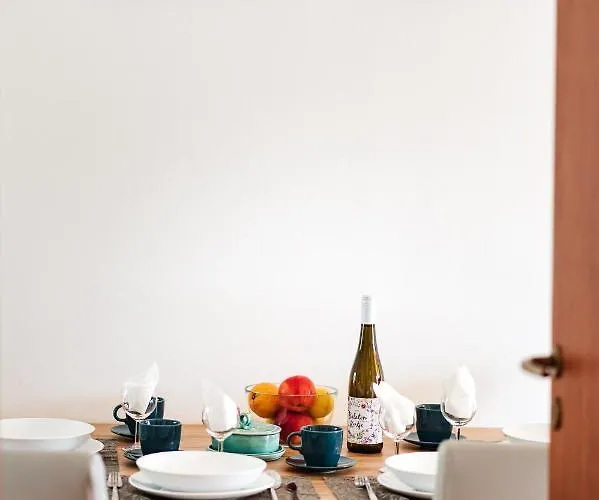 シャレー Tulipanos Haz バダチョニトマイ